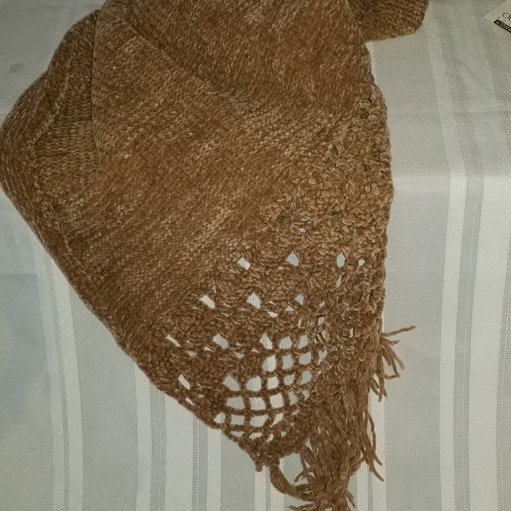 Beautiful Shawl  Fall - Picture 5 of 7